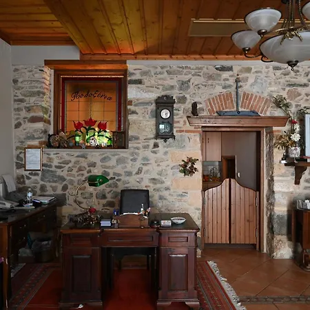 Polyxenia Нафплион