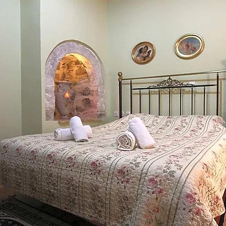 Polyxenia Hotel