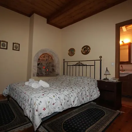 Отель Polyxenia 4*